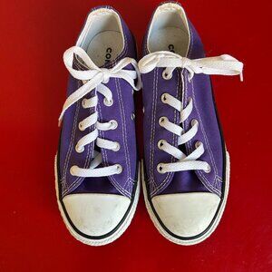 CONVERS ALL STAR Kid's size 2Y Purple Never Worn